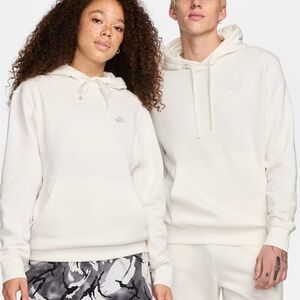 Nike Men's Sportswear Club Fleece Pullover Hoodie with fleece. Men’s large. NWT